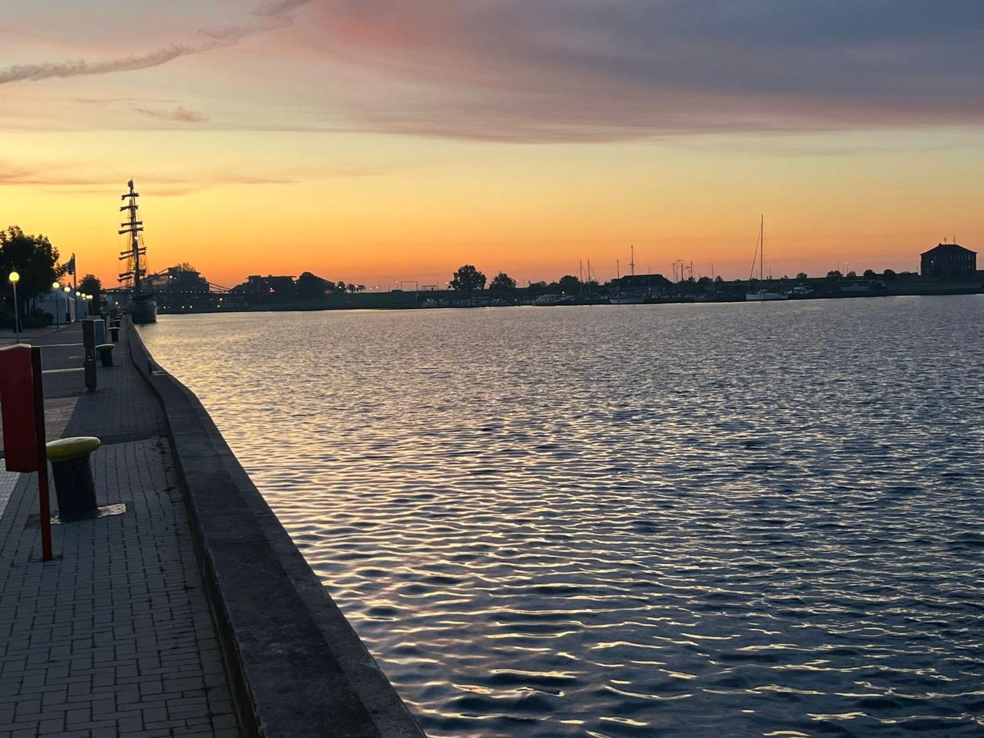Dat Wittsche Hus - Ferienwohnung An Der Nordsee Wilhelmshaven Exteriör bild